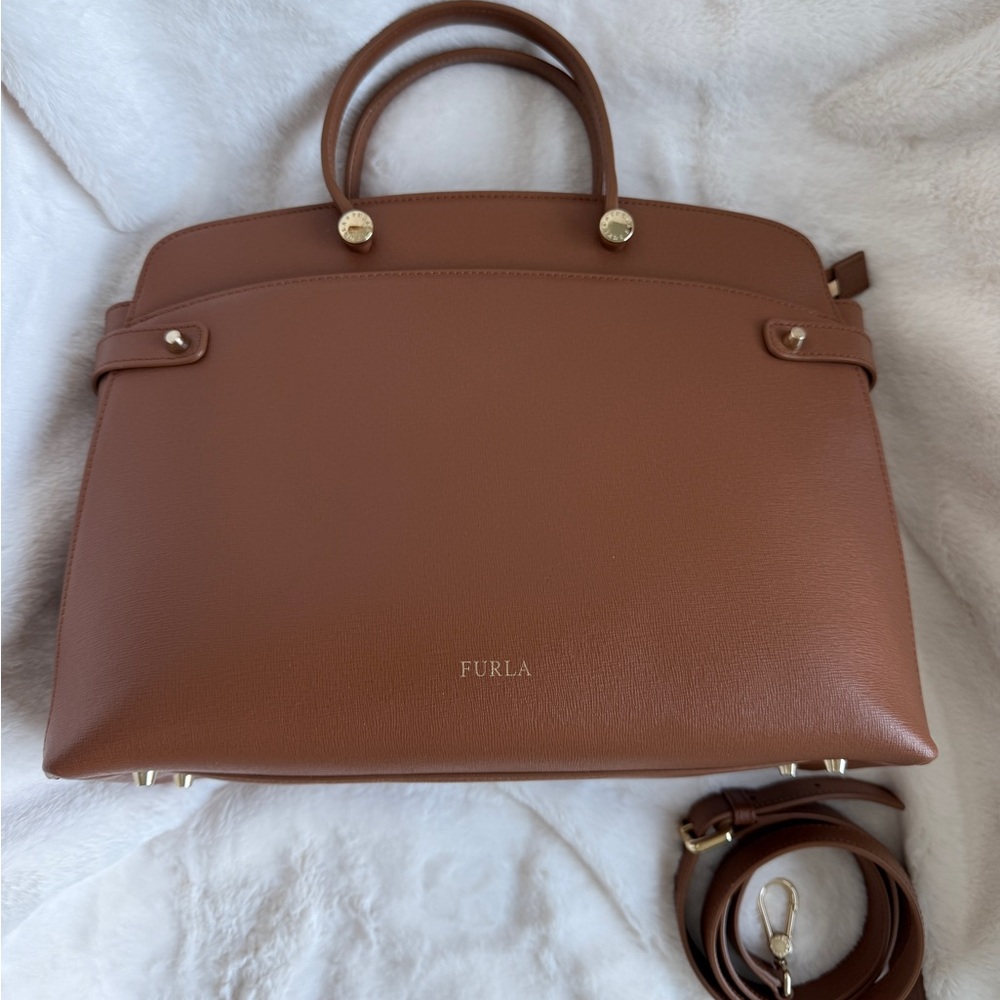 Furla brown Agata leather bag, great condition. Comes with the original dust bag